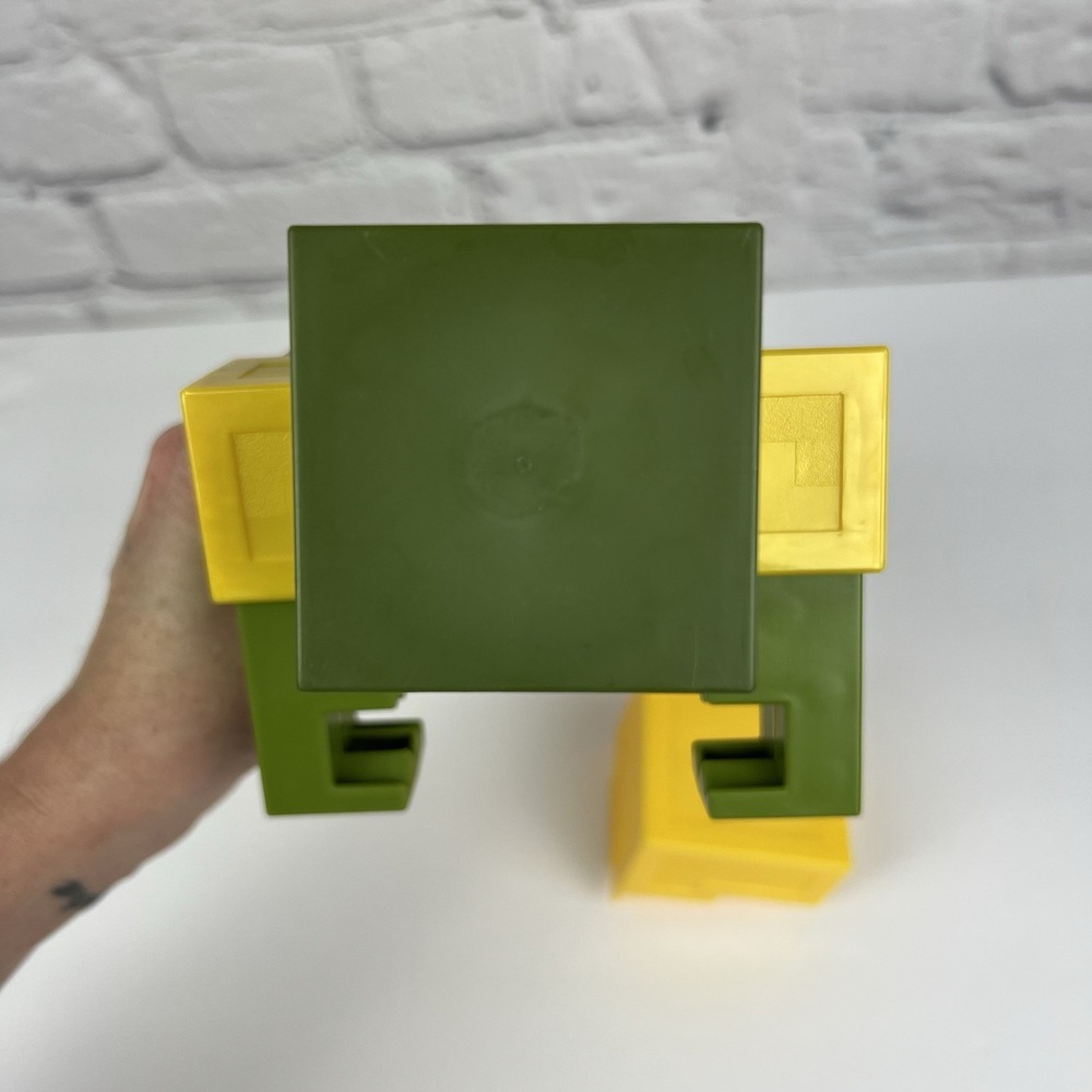 Minecraft Gold Armored Zombie Large Scale 8.5" Posable Figure Mojang Mattel Used - Picture 6 of 7